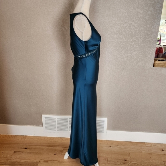 Lioness Max dark green satin style dress size Small - Picture 4 of 10